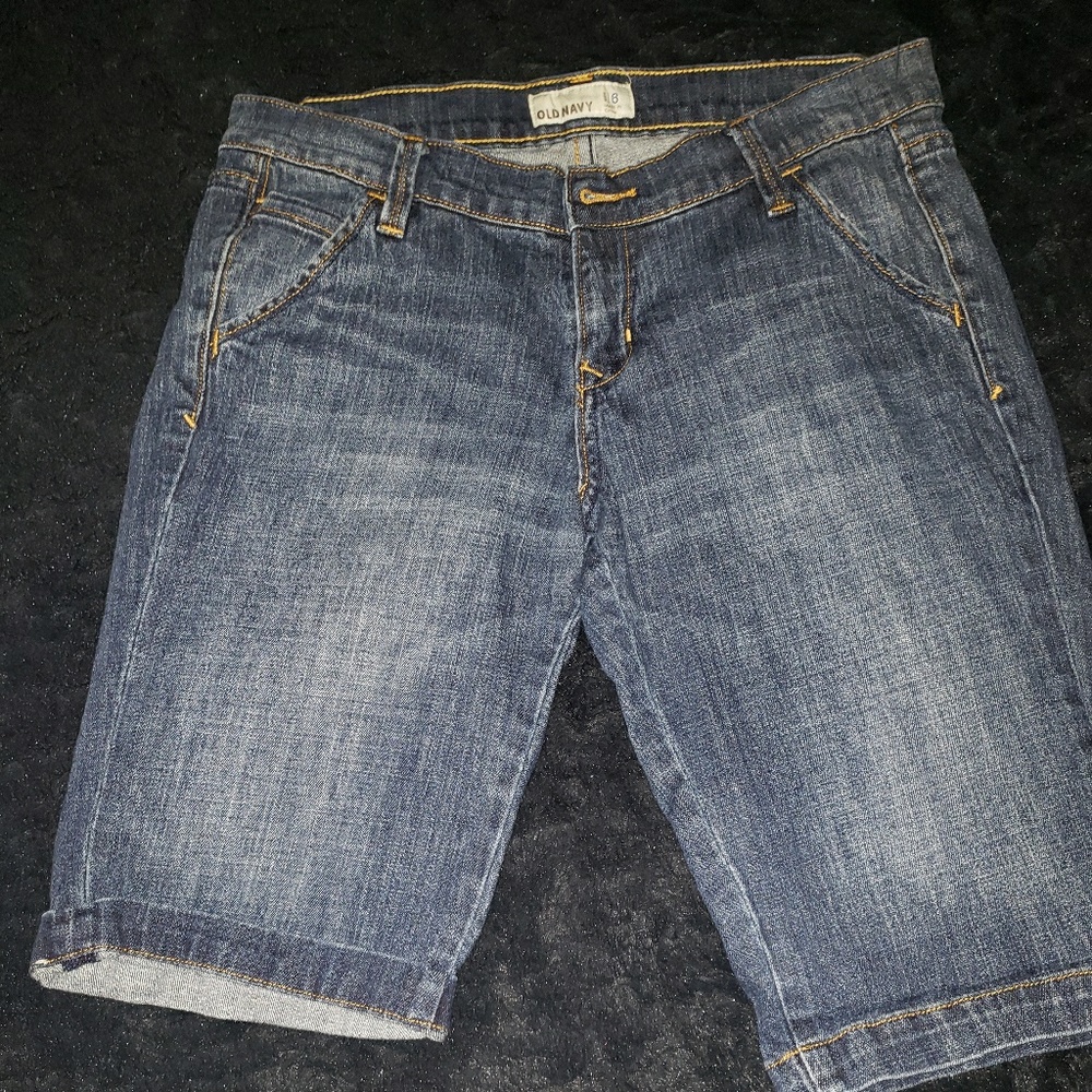 2/$12 Old Navy Size 6 Shorts